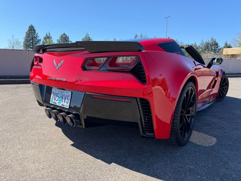 Used 2018 Chevrolet Corvette Grand Sport RWD image 9