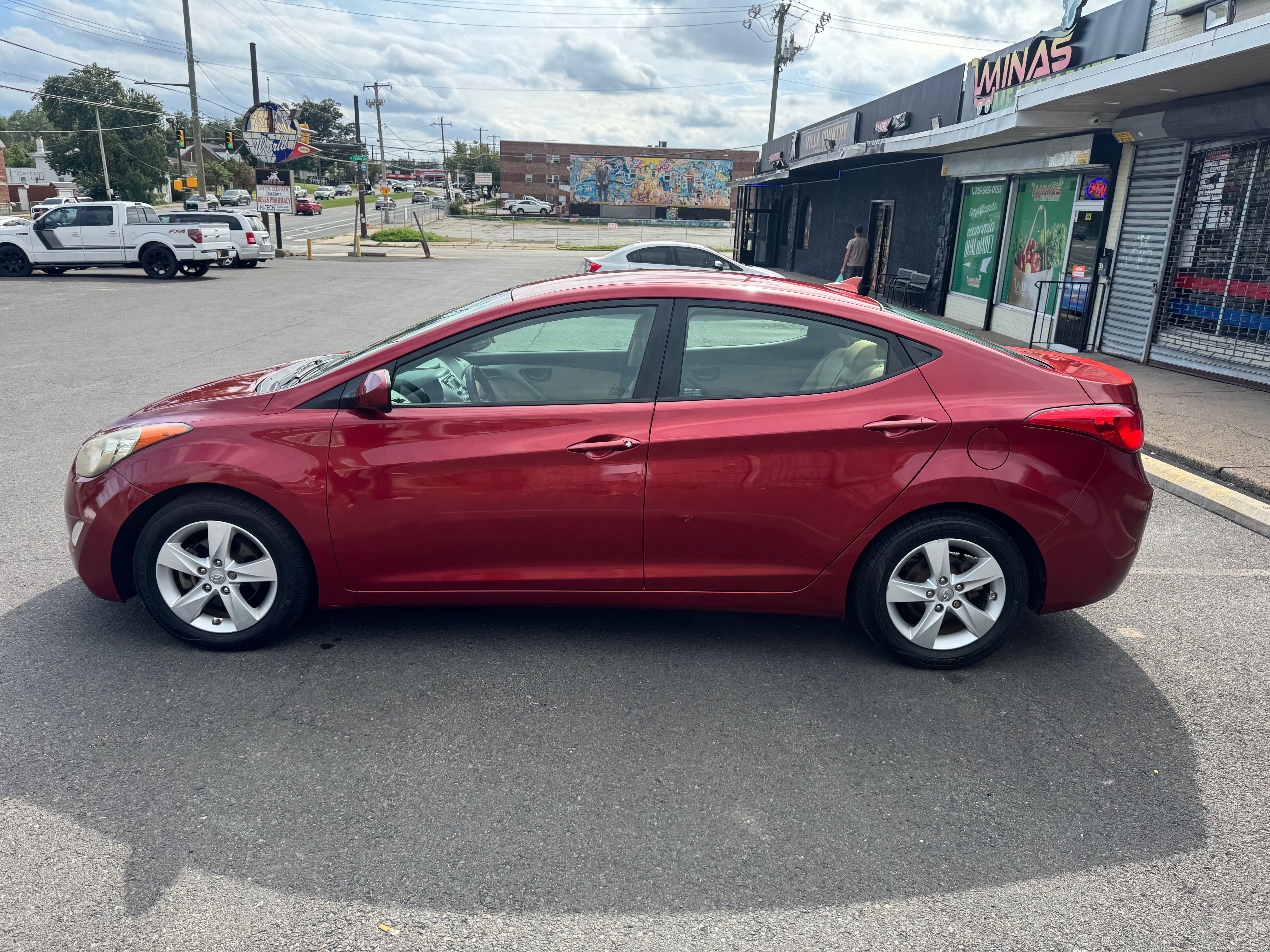 Used 2013 Hyundai Elantra GLS w/ Preferred Pkg FWD image 5