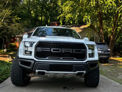 Used 2019 Ford F150 Raptor w/ Equipment Group 802A Luxury image 19