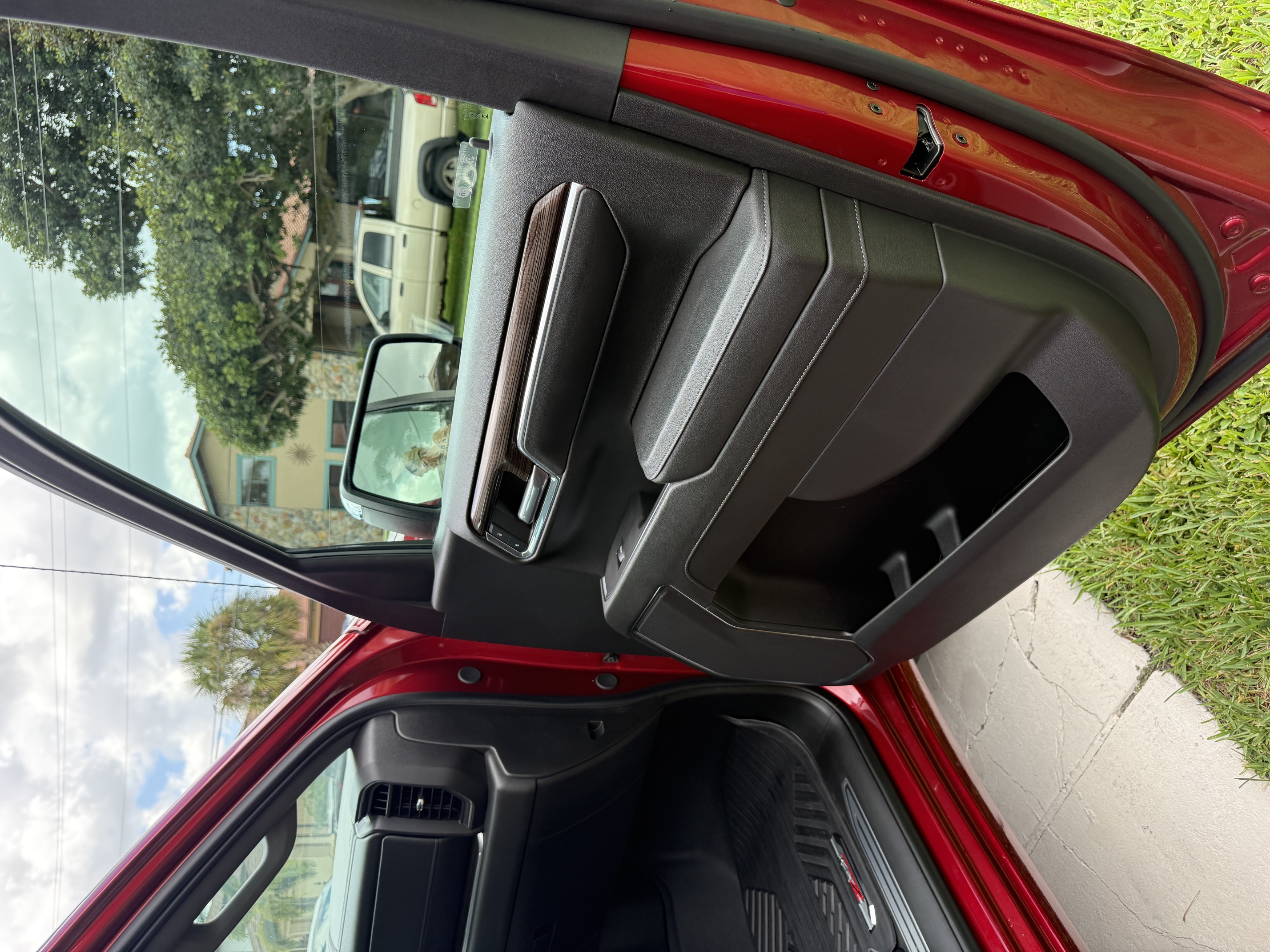 Used 2024 Chevrolet Silverado 1500 LT AWD/4WD image 17