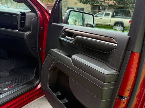 Used 2024 Chevrolet Silverado 1500 LT AWD/4WD image 18