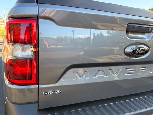 Used 2024 Ford Maverick Lariat image 12