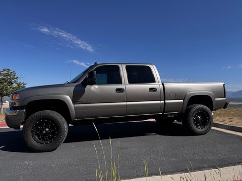 Used 2006 GMC Sierra 2500 SLT w/ Heavy-Duty Power Package image 6