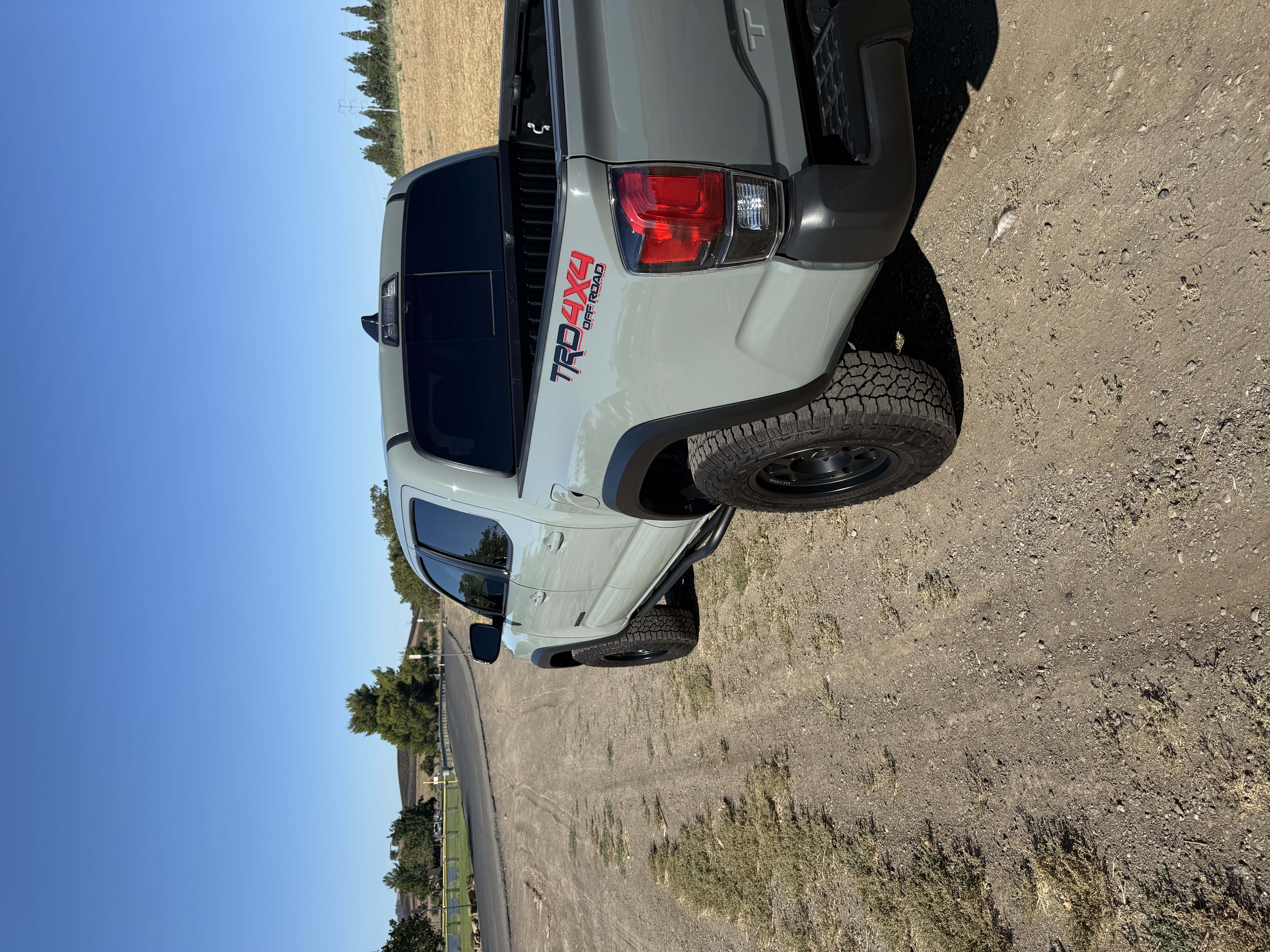 Used 2023 Toyota Tacoma TRD Off-Road AWD/4WD image 9