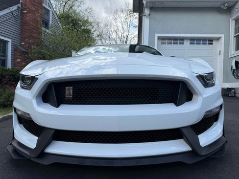 Used 2019 Ford Mustang Shelby GT350 w/ Technology Package image 10
