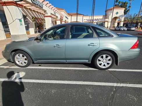 Used 2006 Ford Five Hundred SEL image 10
