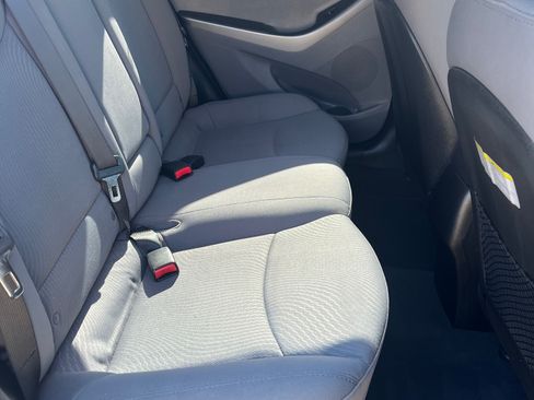 Used 2016 Hyundai Elantra SE image 14