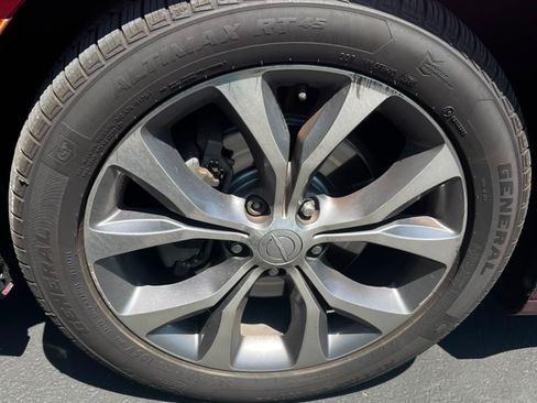 Used 2017 Chrysler Pacifica Limited FWD image 11