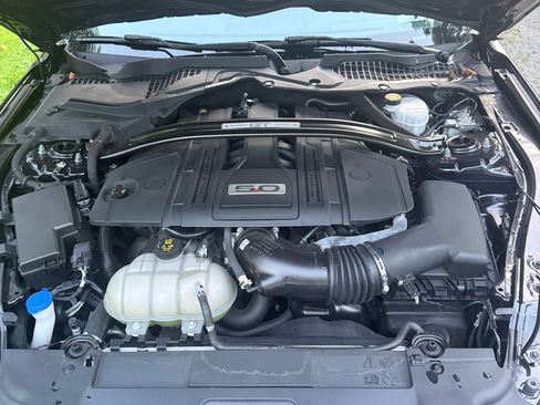 Used 2021 Ford Mustang GT Premium w/ GT Performance Package RWD image 9