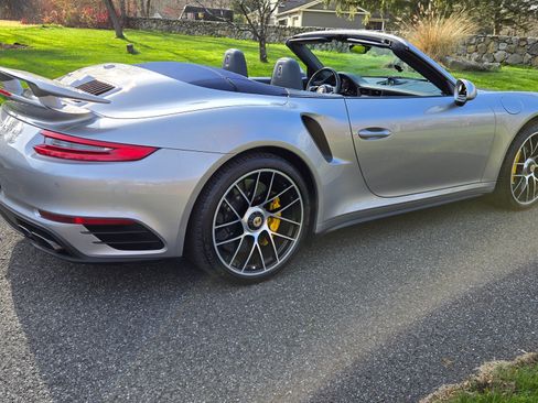 Used 2019 Porsche 911 Turbo S image 14
