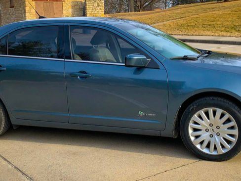 Used 2011 Ford Fusion Hybrid w/ 501A Rapid Spec Order Code image 2