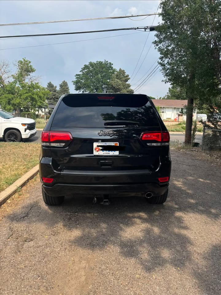 Used 2019 Jeep Grand Cherokee Altitude AWD/4WD image 2