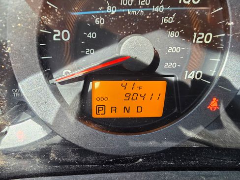 Used 2012 Toyota RAV4 FWD image 6