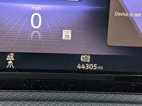 Used 2022 Volkswagen Golf R image 17