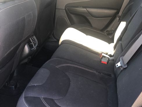 Used 2015 Jeep Cherokee Latitude image 10