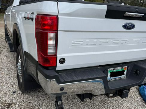 Used 2020 Ford F350 Lariat w/ Chrome Package image 4