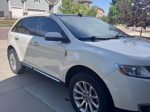 Used 2013 Lincoln MKX AWD image 4
