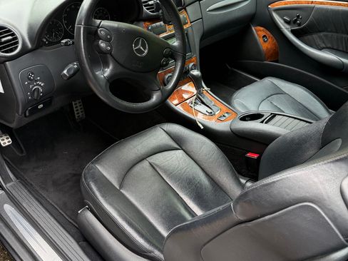 Used 2009 Mercedes-Benz CLK 350 Cabriolet image 2