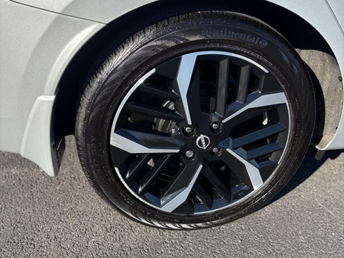 Used 2024 Nissan Versa SR w/ Trunk Package image 20