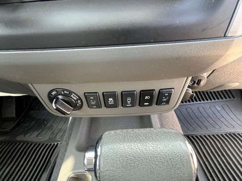 Used 2019 Nissan Frontier SV w/ Value Truck Package image 8