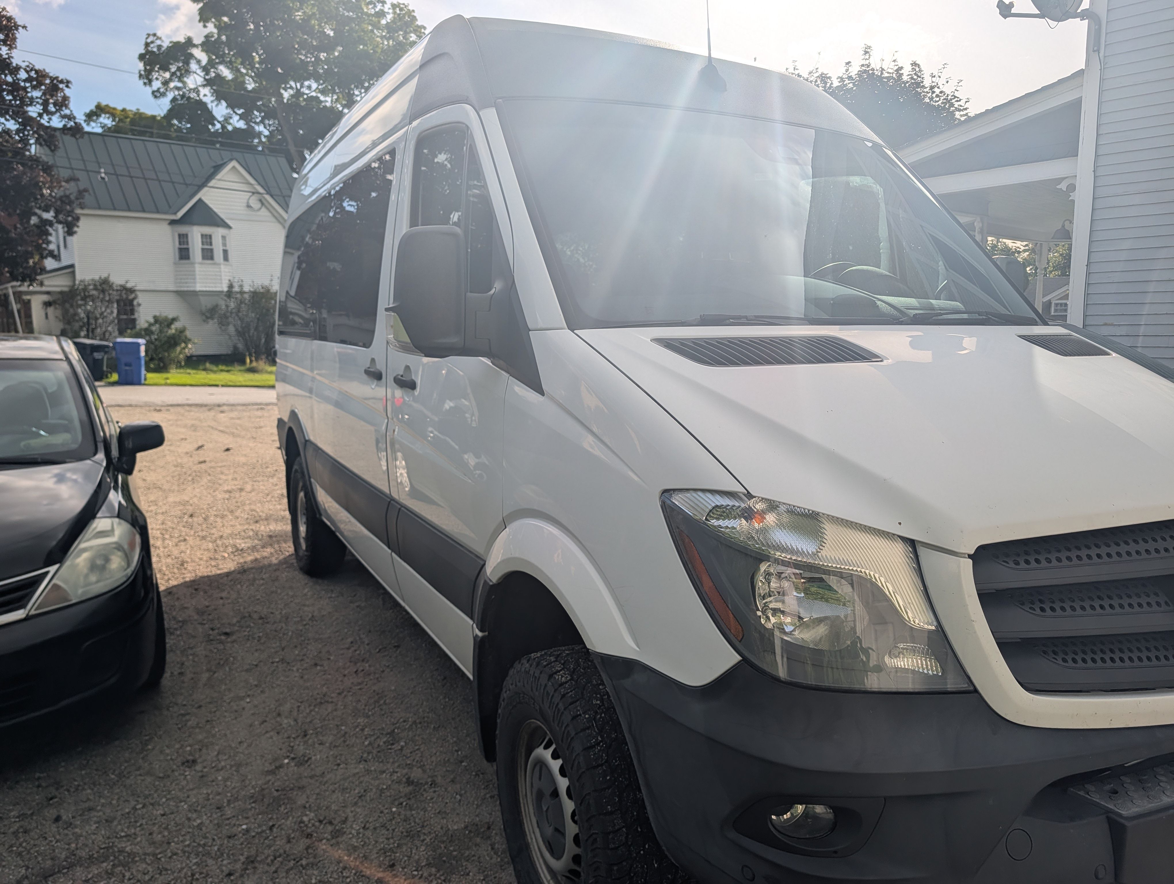 Used 2018 Mercedes-Benz Sprinter 2500 image 2