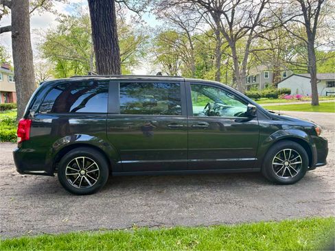 Used 2016 Dodge Grand Caravan R/T FWD image 9