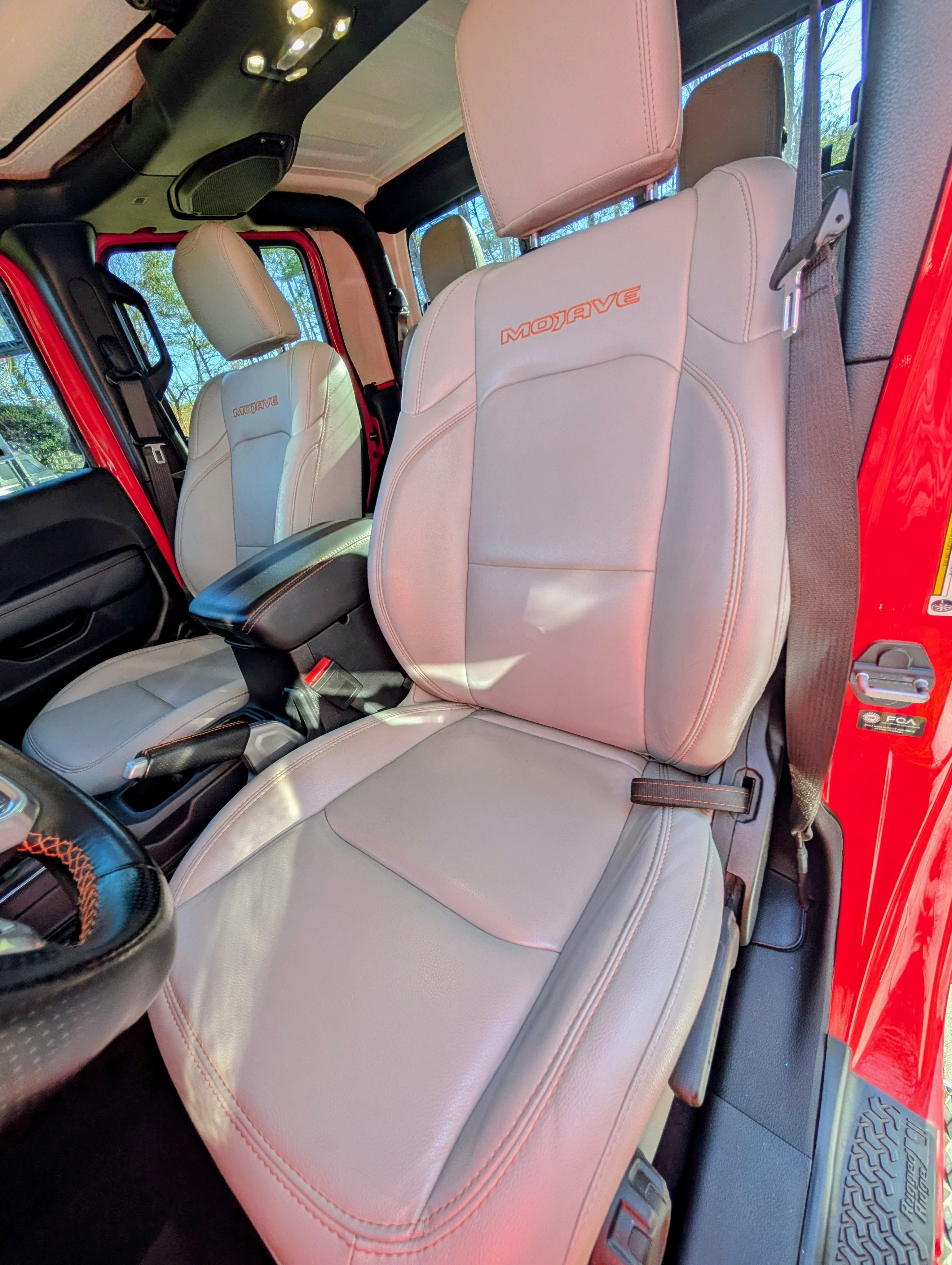 Used 2021 Jeep Gladiator Mojave AWD/4WD image 2