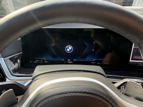 Used 2026 BMW X7 xDrive40i w/ Executive Package image 21