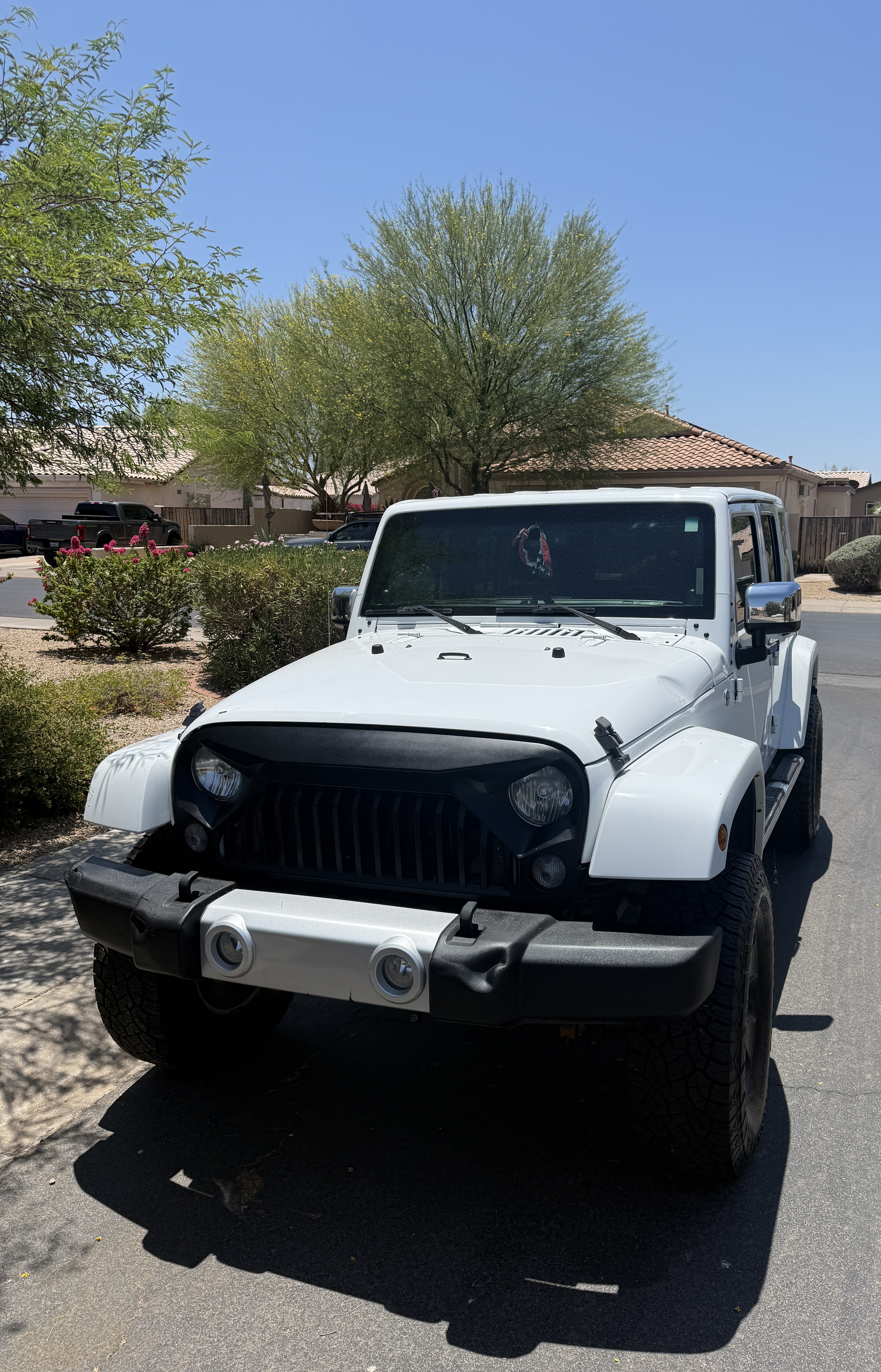 Used 2014 Jeep Wrangler Unlimited Sahara w/ Mopar Chrome Edition Group AWD/4WD image 1