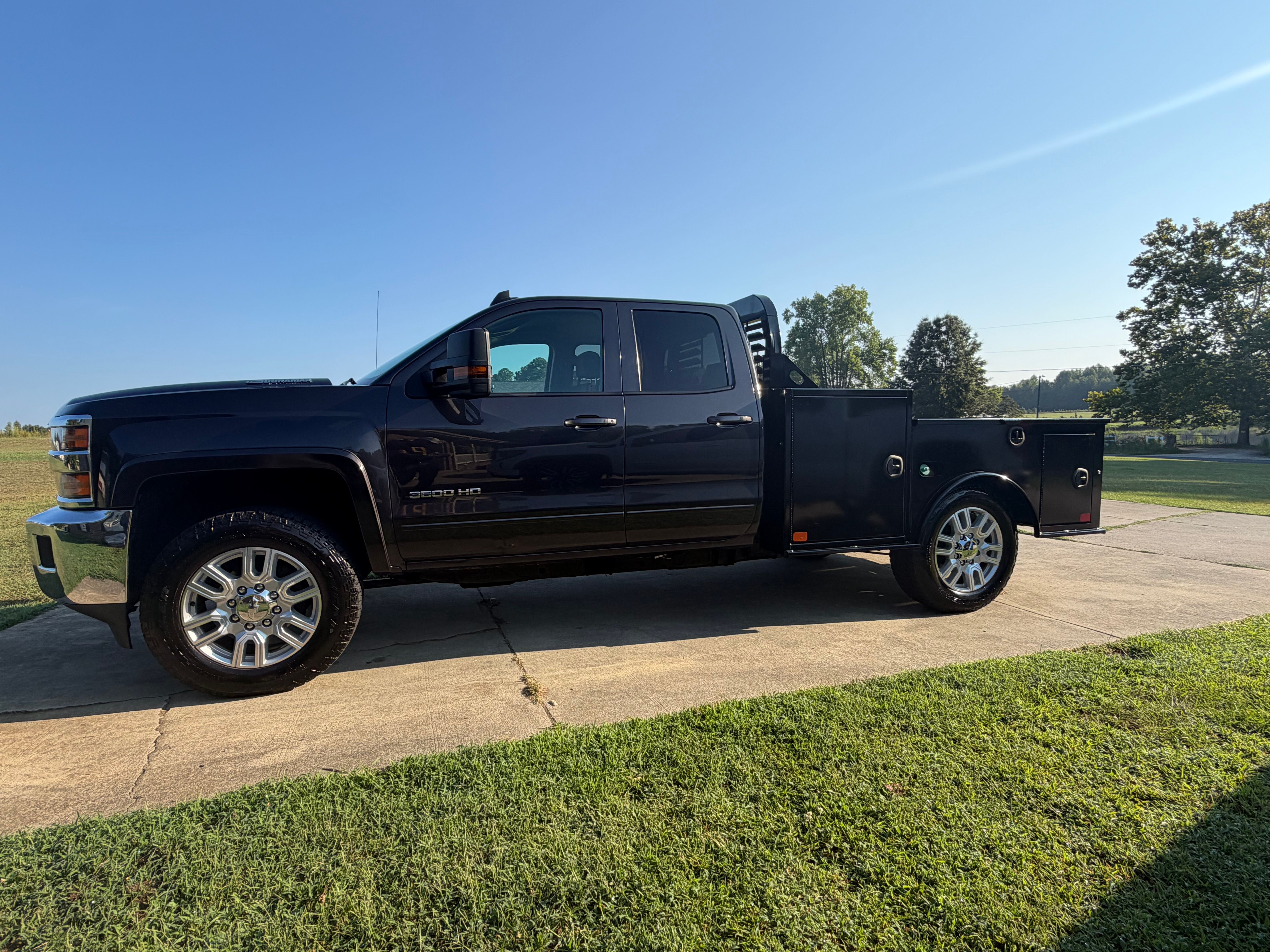 Used 2015 Chevrolet Silverado 3500 LT w/ LT Convenience Package AWD/4WD image 19