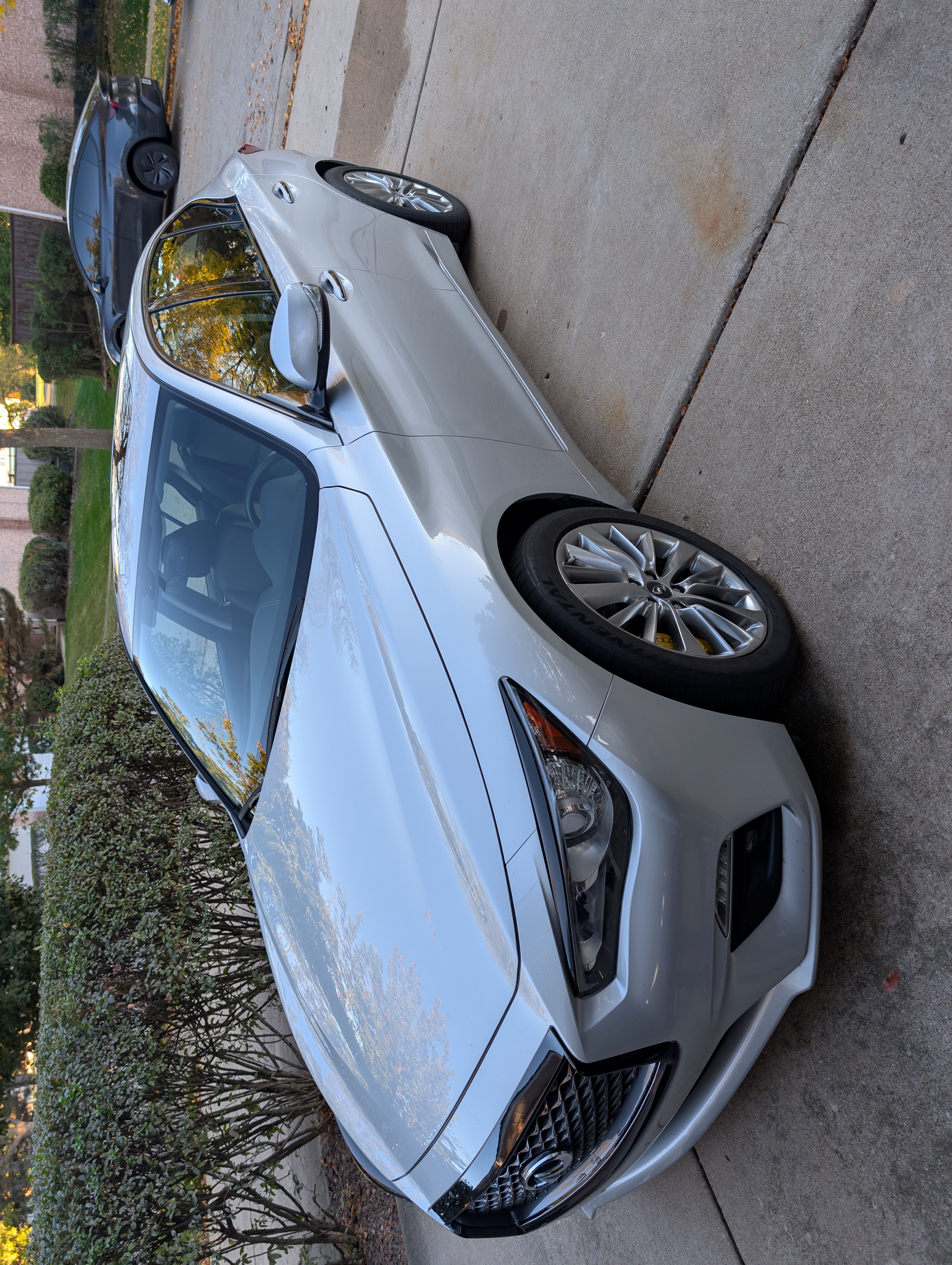 Used 2019 INFINITI Q50 Luxe w/ Essential Package (3.0T Luxe) AWD/4WD image 2