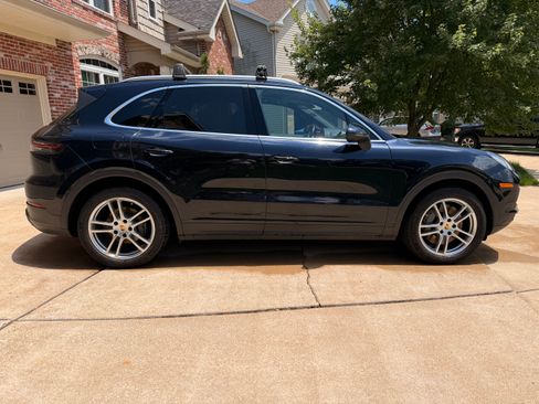 Used 2019 Porsche Cayenne S AWD/4WD image 10