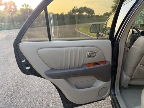 Used 2002 Lexus RX 300 FWD image 19