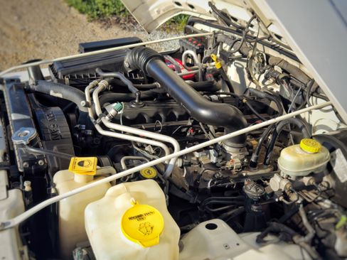 Used 2005 Jeep Wrangler Sport w/ 30" Tire & Wheel Group image 13