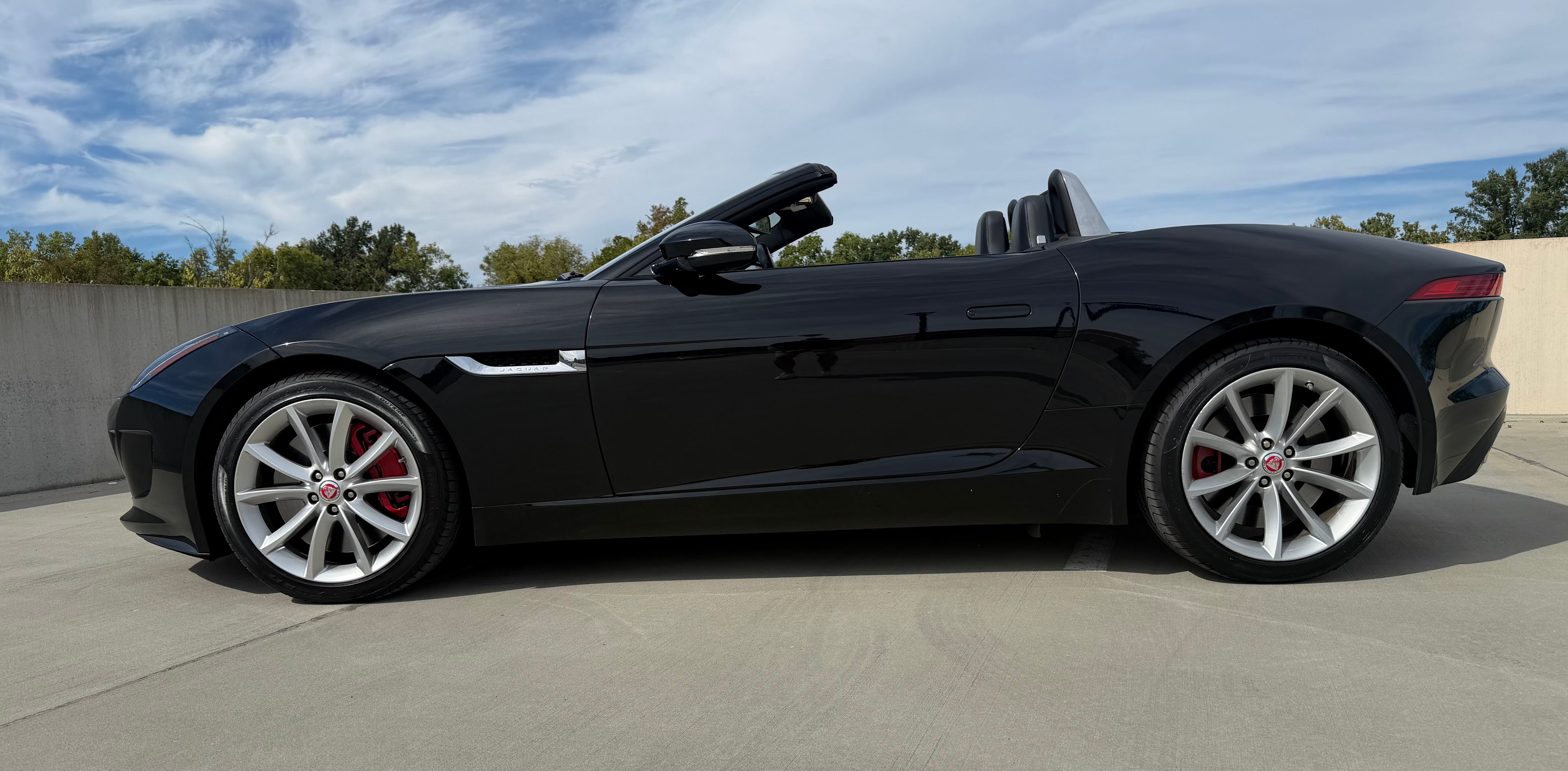 Used 2015 Jaguar F-TYPE S RWD image 6
