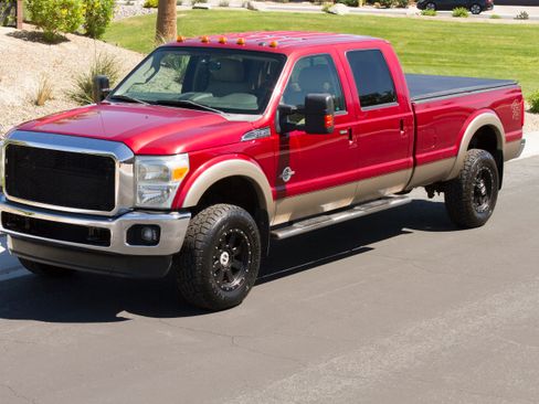 Used 2013 Ford F350 Lariat image 1