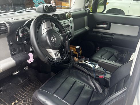 Used 2007 Toyota FJ Cruiser 4WD w/ Upgrade Pkg 2 image 6