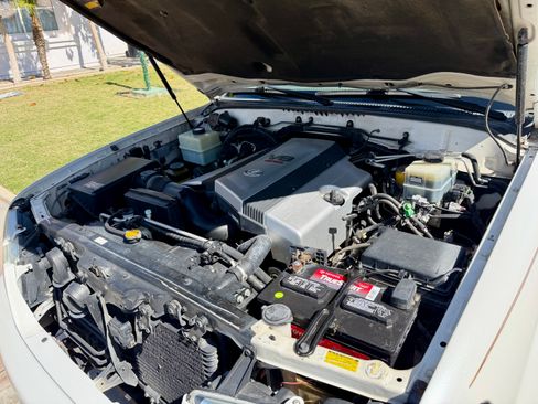 Used 2004 Lexus LX 470 4WD image 10