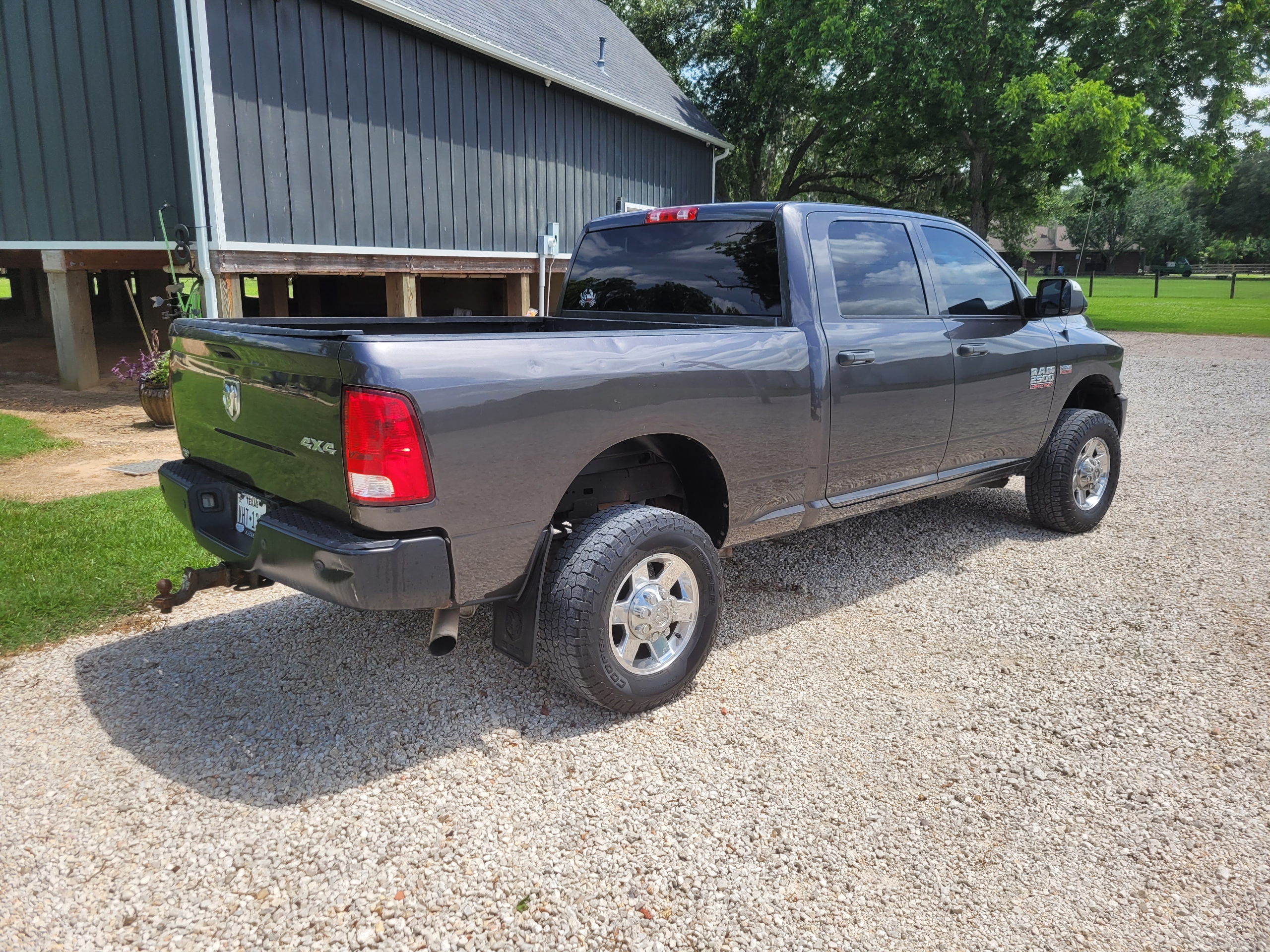 Used 2017 RAM 2500 Tradesman w/ Popular Equipment Group AWD/4WD image 1