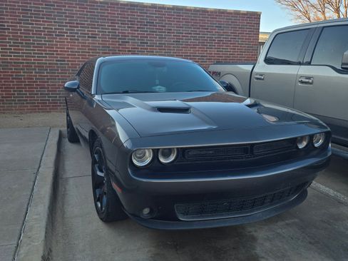 Used 2020 Dodge Challenger SXT w/ Blacktop Package image 8