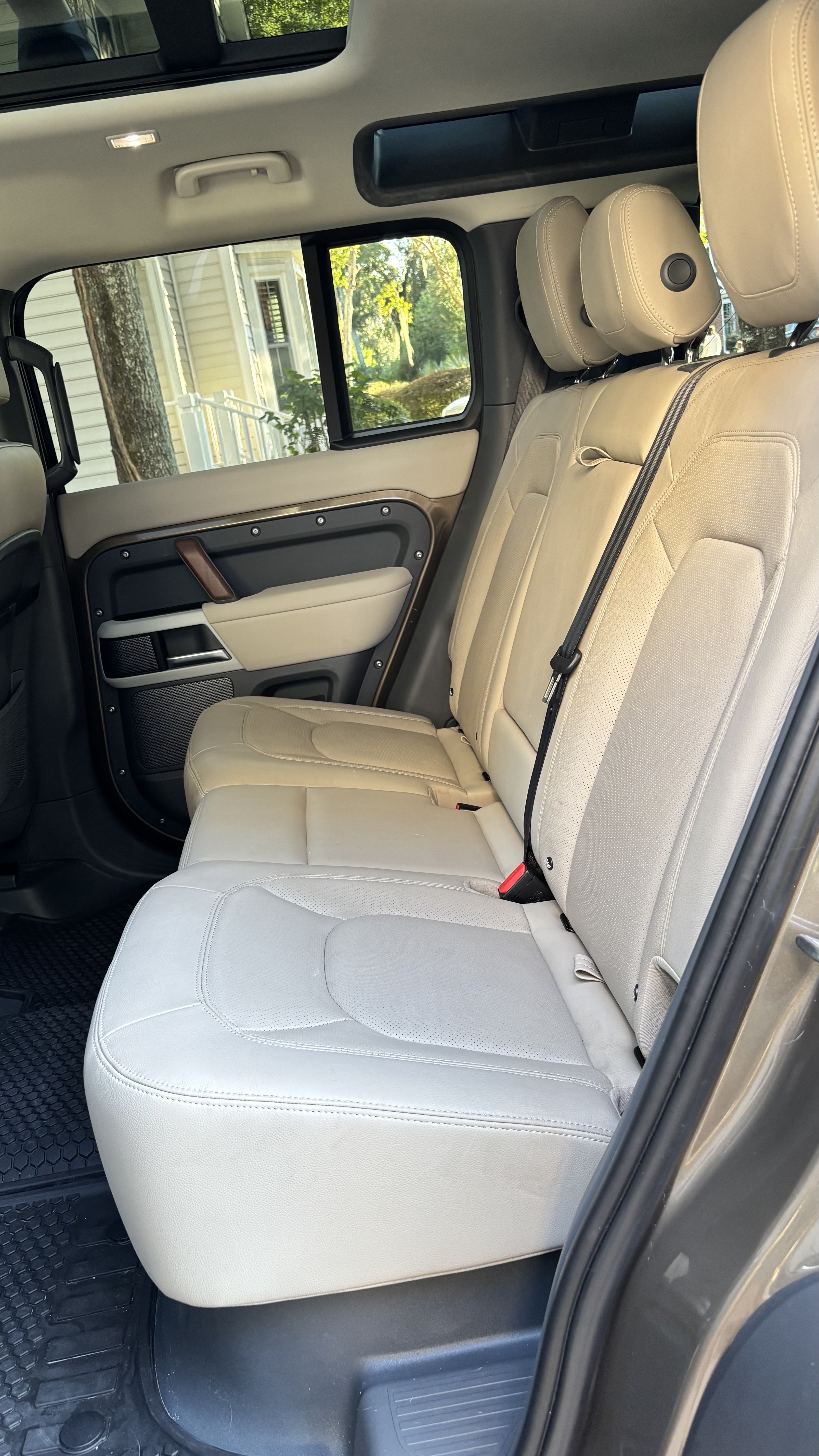 Used 2024 Land Rover Defender 110 S AWD/4WD image 5