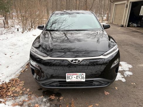 Used 2021 Hyundai Kona Limited image 9