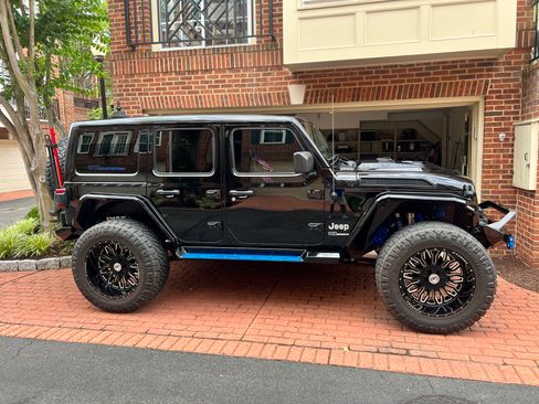 Used 2021 Jeep Wrangler Unlimited Sport w/ Sun And Sound Package AWD/4WD image 18