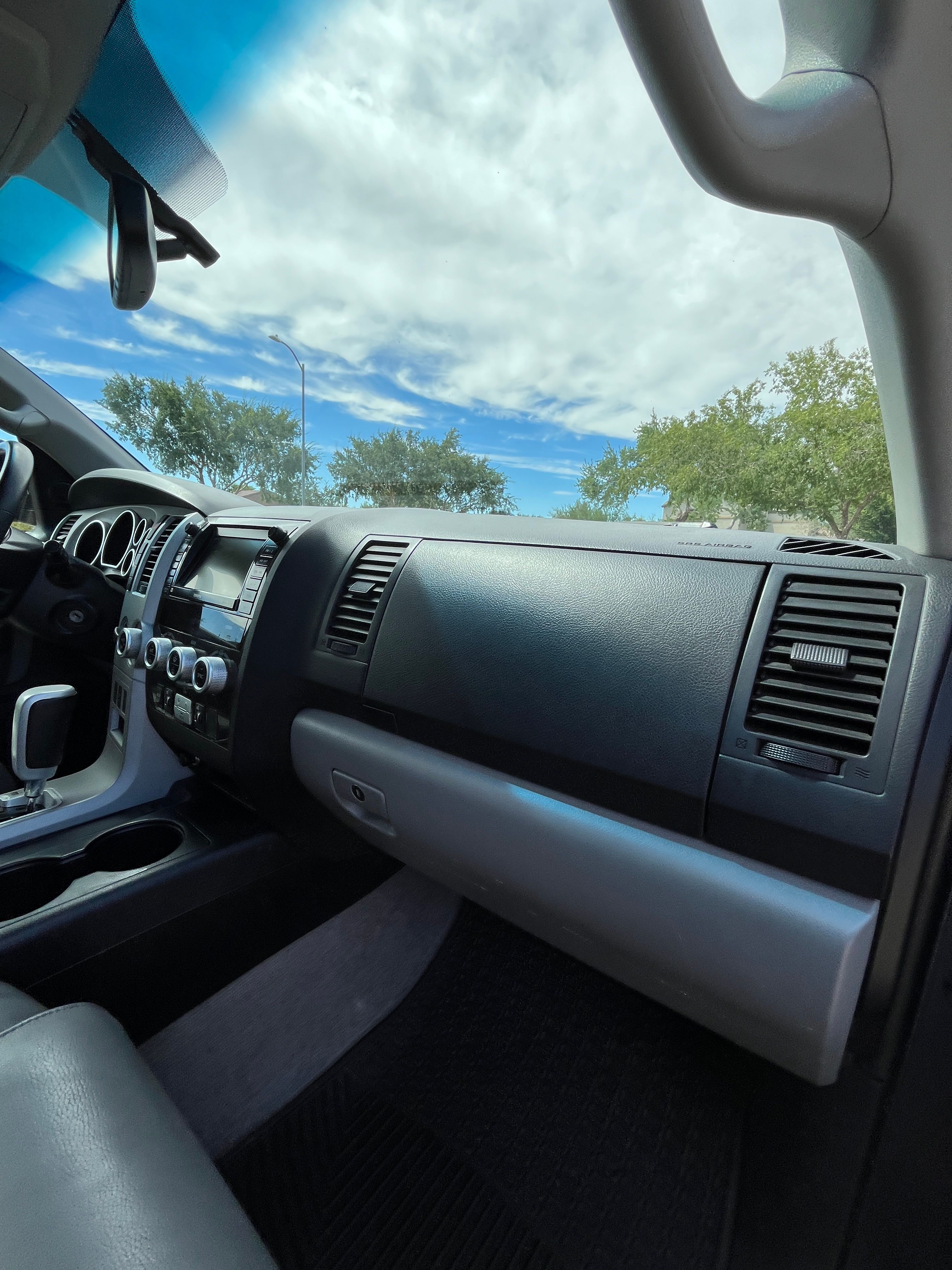 Used 2008 Toyota Sequoia Limited w/ Cold Area Pkg AWD/4WD image 24