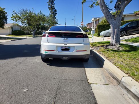 Used 2013 Chevrolet Volt Premium w/ Premium Trim Package image 8