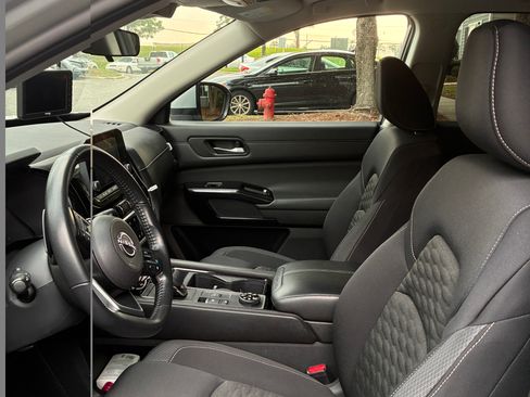 Used 2022 Nissan Pathfinder SV w/ SV Premium Package AWD/4WD image 6