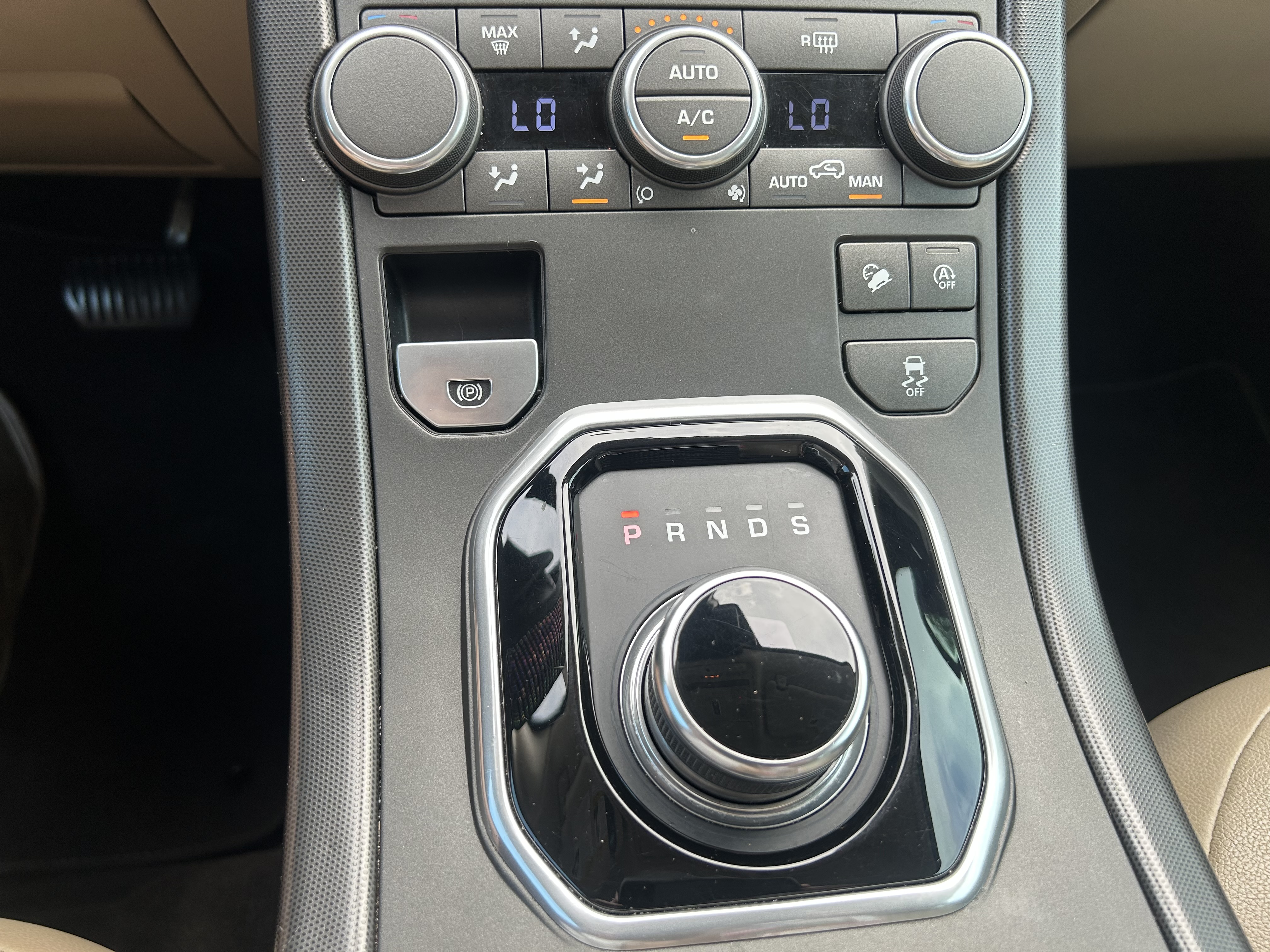Used 2018 Land Rover Range Rover Evoque AWD/4WD image 13