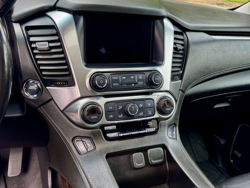 Used 2020 Chevrolet Suburban LT AWD/4WD image 5