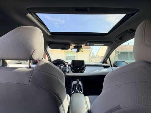 Used 2022 Toyota Corolla SE w/ SE Premium Package image 14