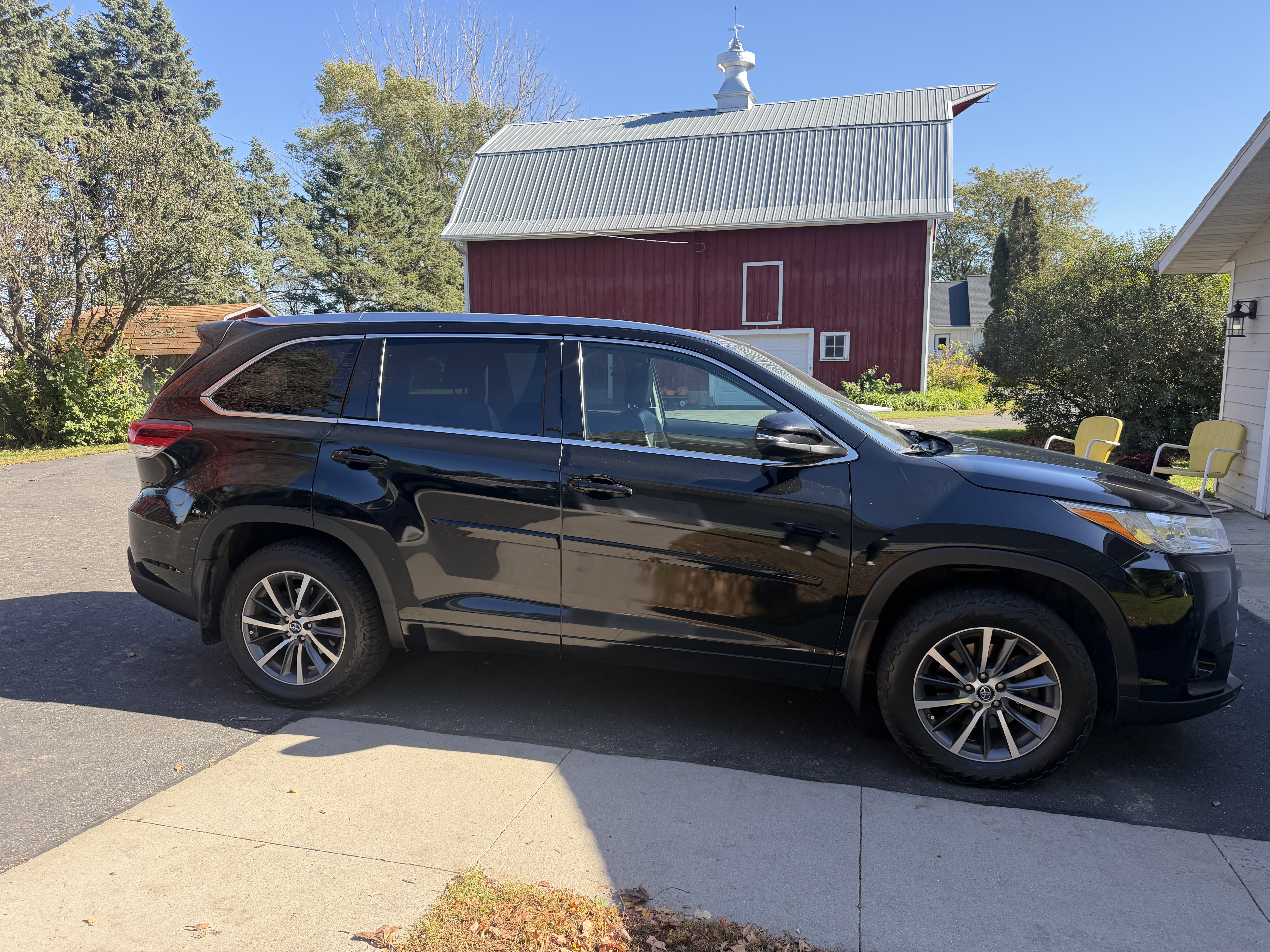 Used 2018 Toyota Highlander XLE AWD/4WD image 5